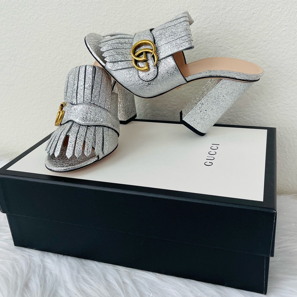 New! Gucci GG Marmont
Fringed Metallic Leather
Mules Sandals
SILVER Size 38 - Picture 16 of 16